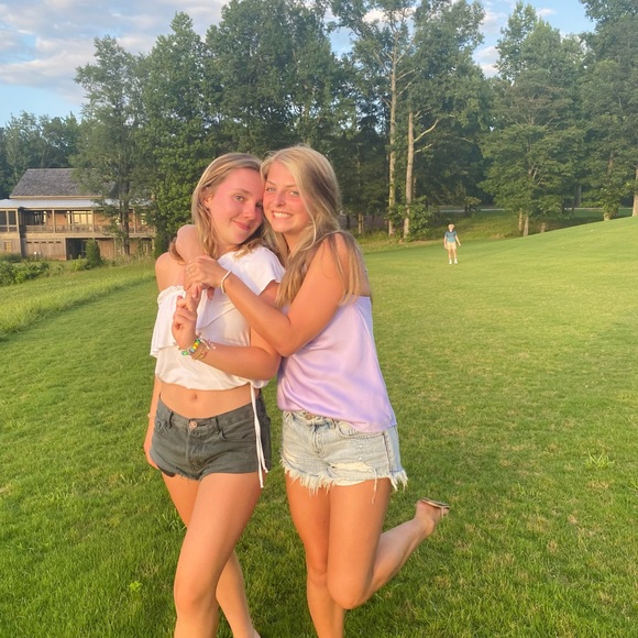 Meet your Posher, Caroline - Picture 1 of 1